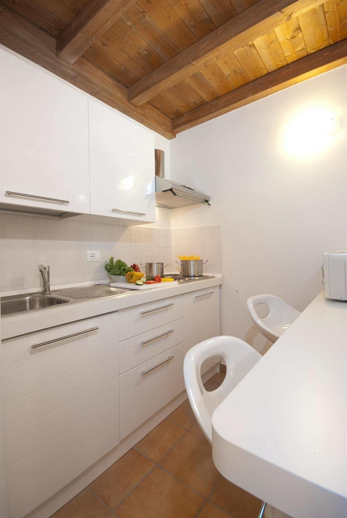 Aparthotel Residenza Le Due Torri Riva del Garda Exterior foto